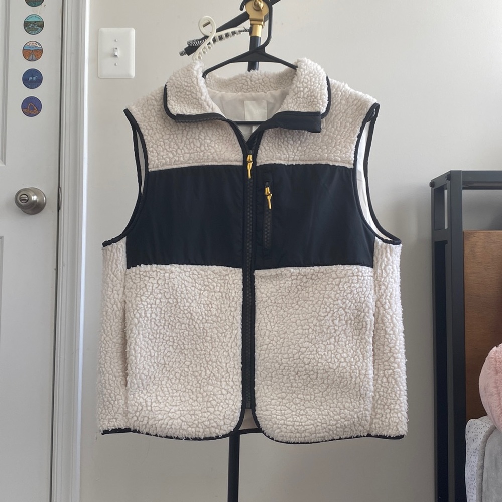Sleeveless Jacket